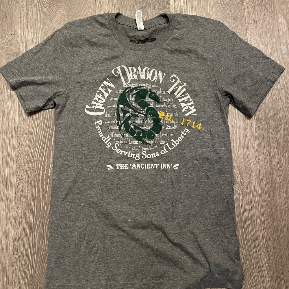 NEW Green dragon tavern T shirt